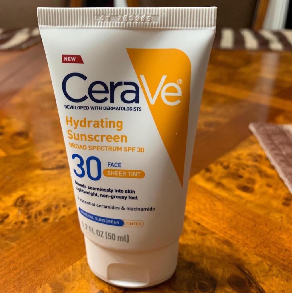 bottle of cerave hydrating sunscreen
