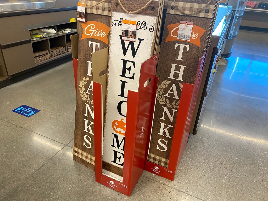 reversible porch sign at ALDI