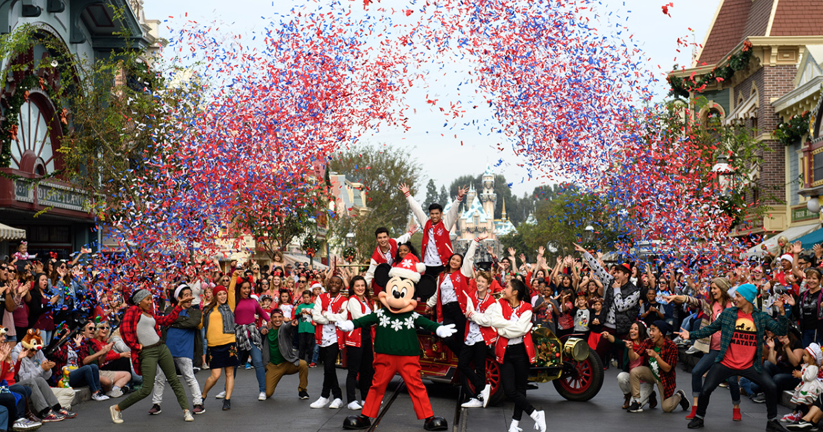 Disney&#39;s 2020 Mickey&#39;s Very Merry Christmas Party + EPCOT&#39;s Candlelight Procession Have Been ...