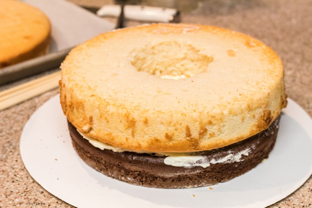 How to Make a Piñata Cake That's Totally Instagram Worthy