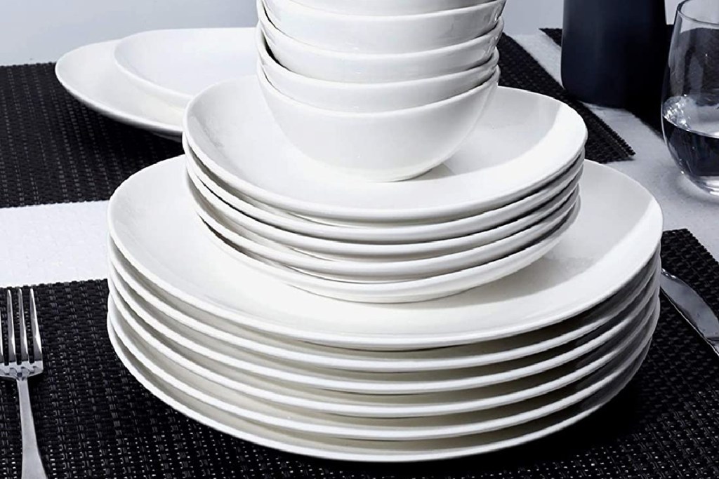 sweese small plates stacked with bowls