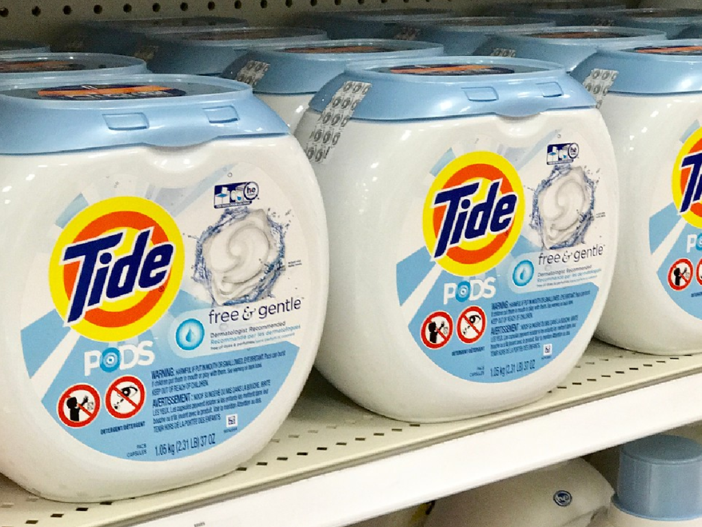store shelf with laundry detergent pods