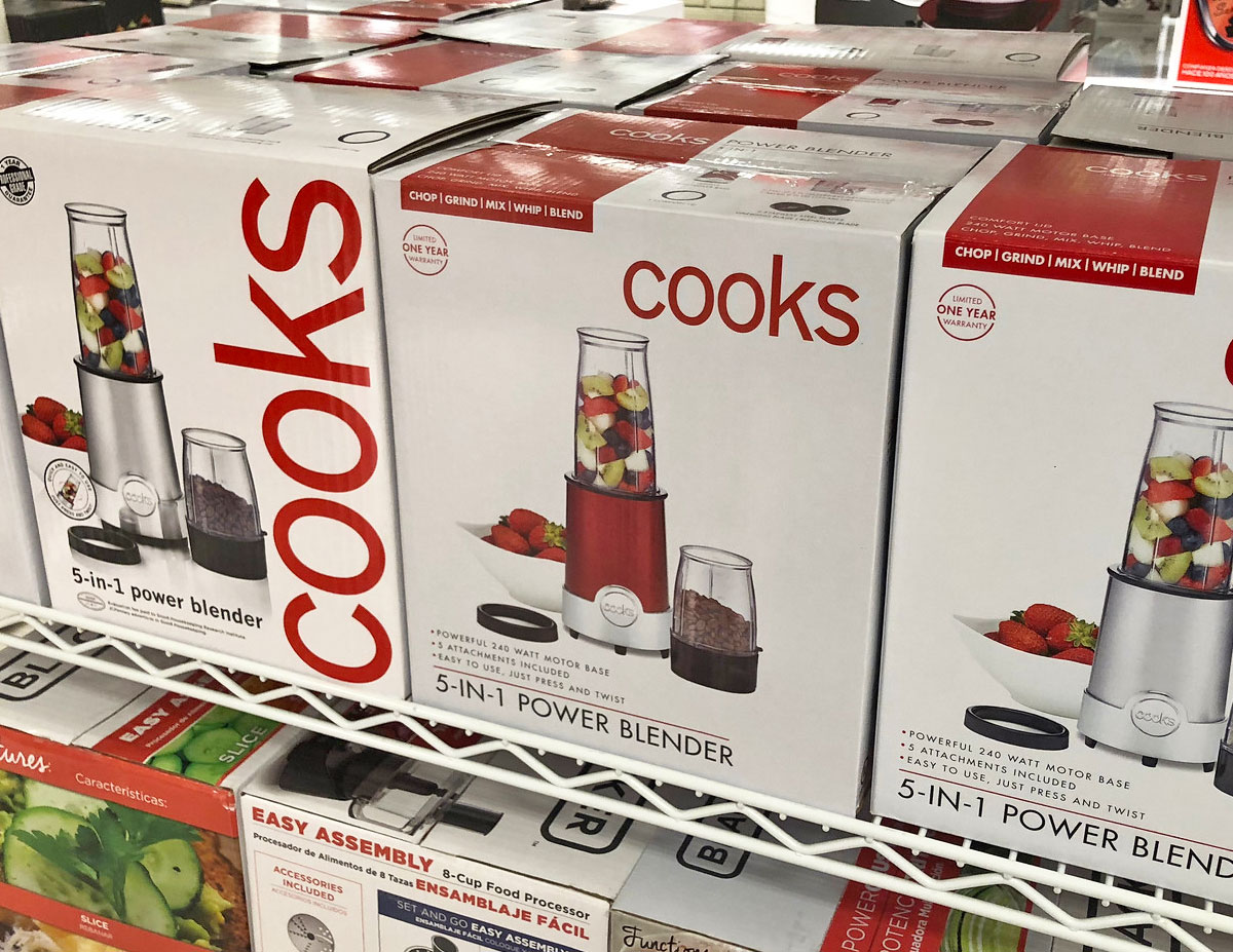 cooks personal blenders on wire shelves at JCPenney