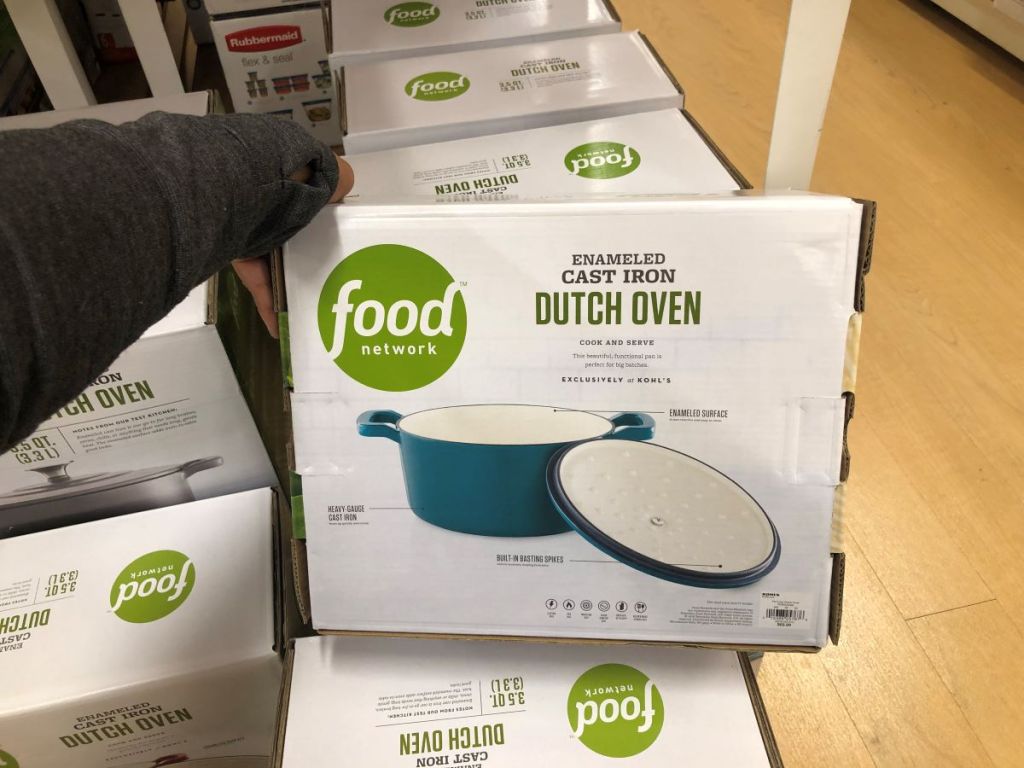 hand holding a dutch oven box
