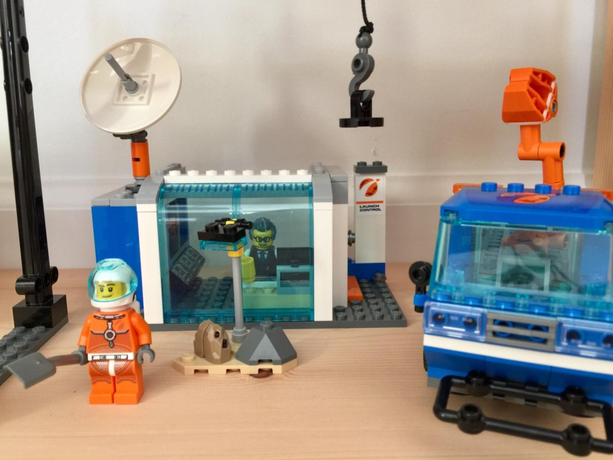 lego rocket assembly and transport