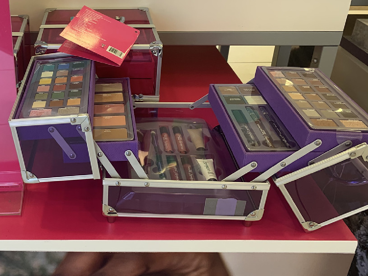 ULTA Beauty Box: 60-Piece Artist Edition W/ Reusable Case Only $16.49 ...