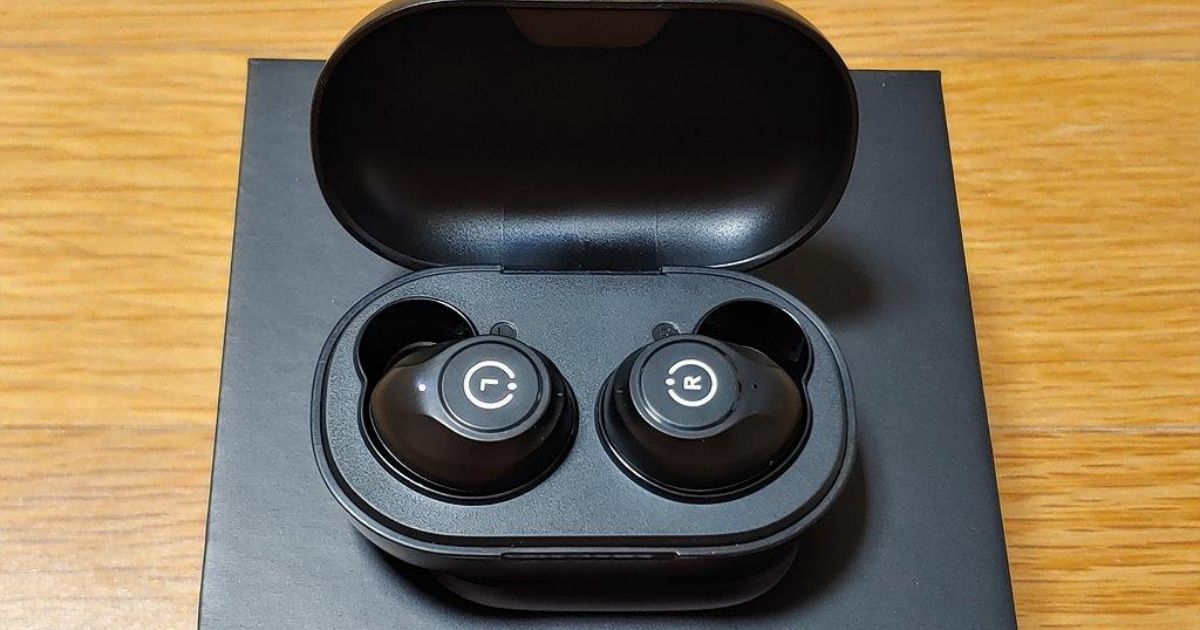 Wireless Bluetooth Earbuds w/ Charging Case Just $19.98 on Amazon | Great Reviews