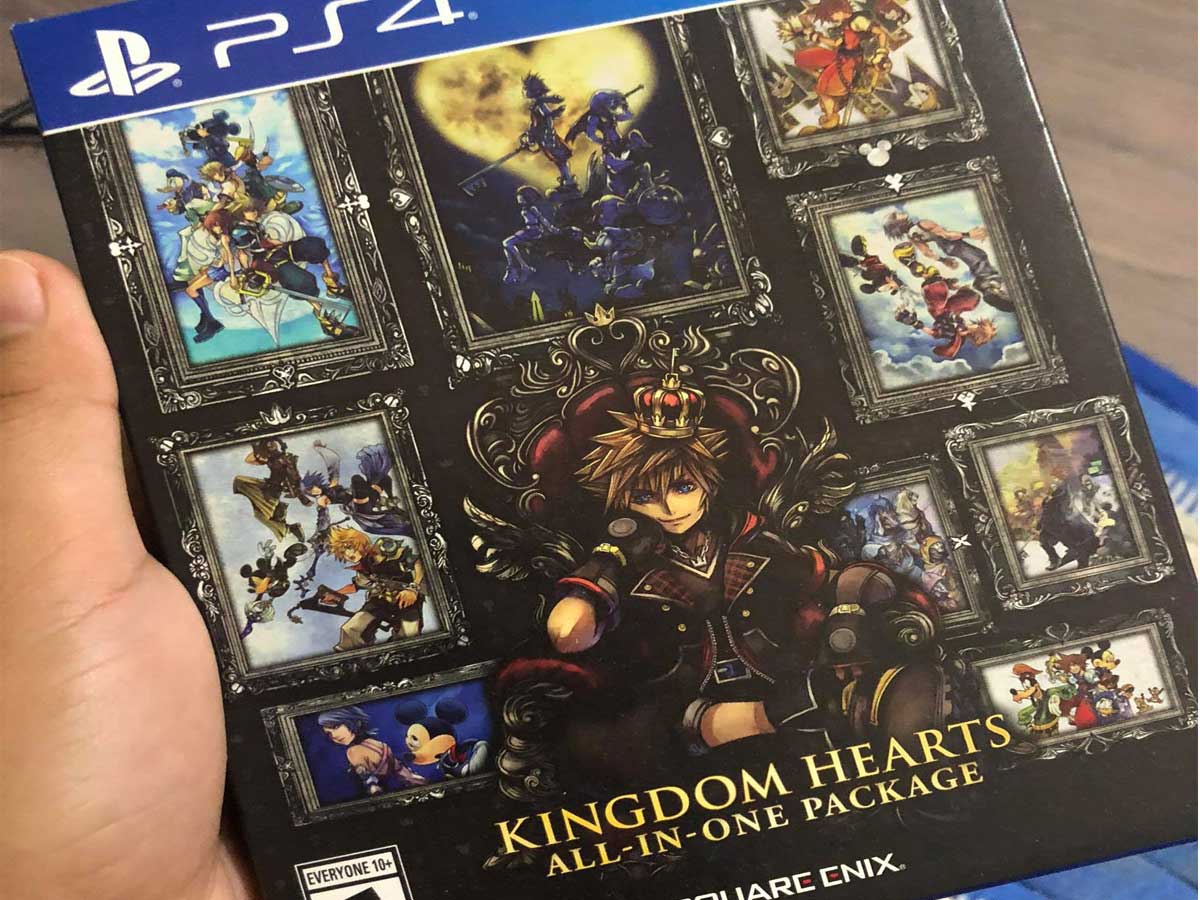 hand holding kingdom hearts ps4 game