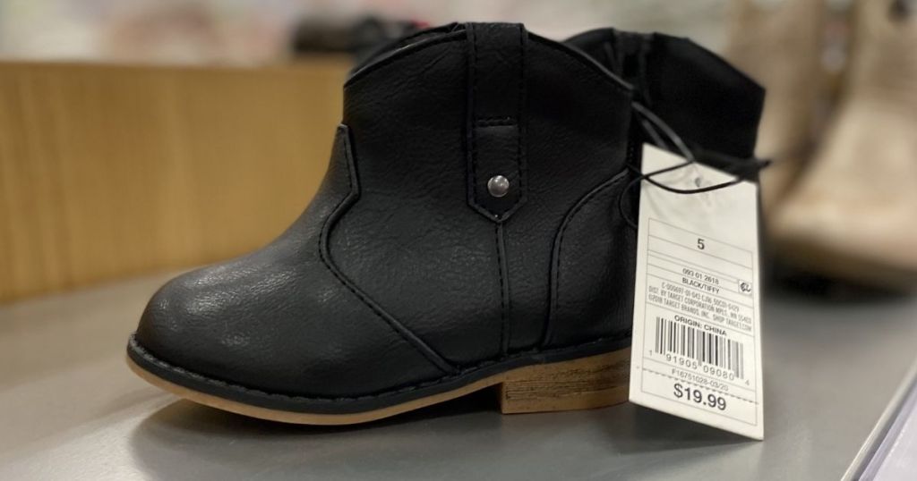black pair of kids boots