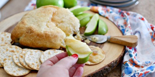 This 3-Ingredient Baked Brie is Always a Crowd Pleaser