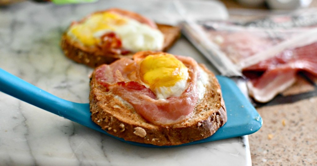 bacon with egg on toast using air fryer