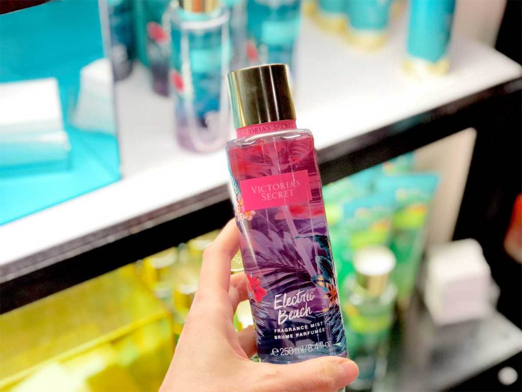 victoria-secret-fragrance-mist استعد: شحن مجاني من فيكتوريا سيكريت + خصم 40% على قطعة واحدة الليلة (9 مساءً - 11 مساءً بتوقيت شرق الولايات المتحدة)