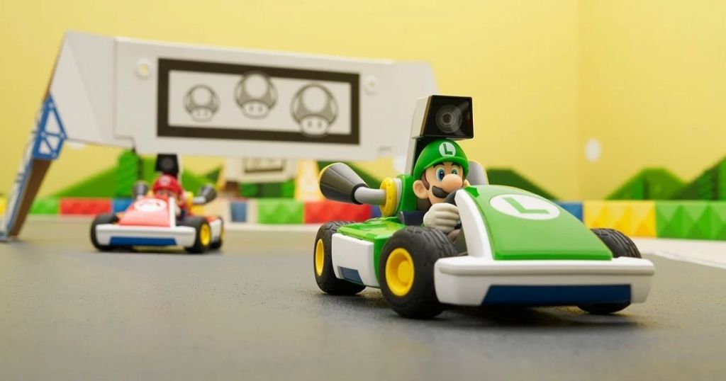 Luigi and Mario Karts driving in Mario Kart Live Nintendo Switch Luigi Edition