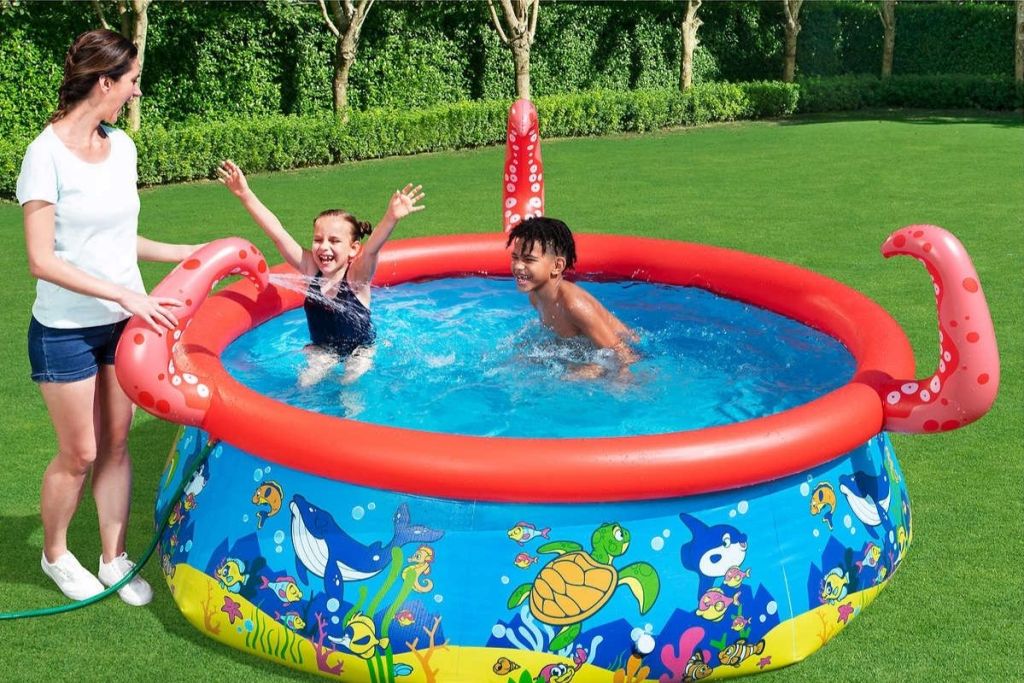 Kids playing in H2OGO! Sea Pals Splash Pool