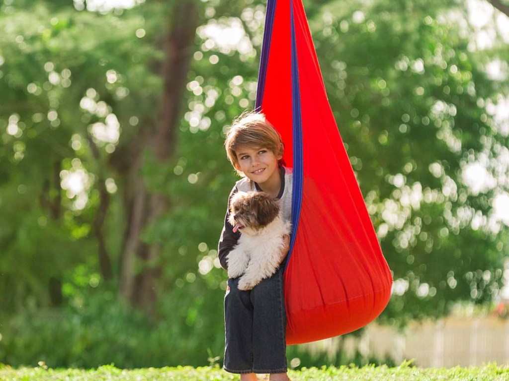 HearthSong Red Huggle Lite Hanging Chair