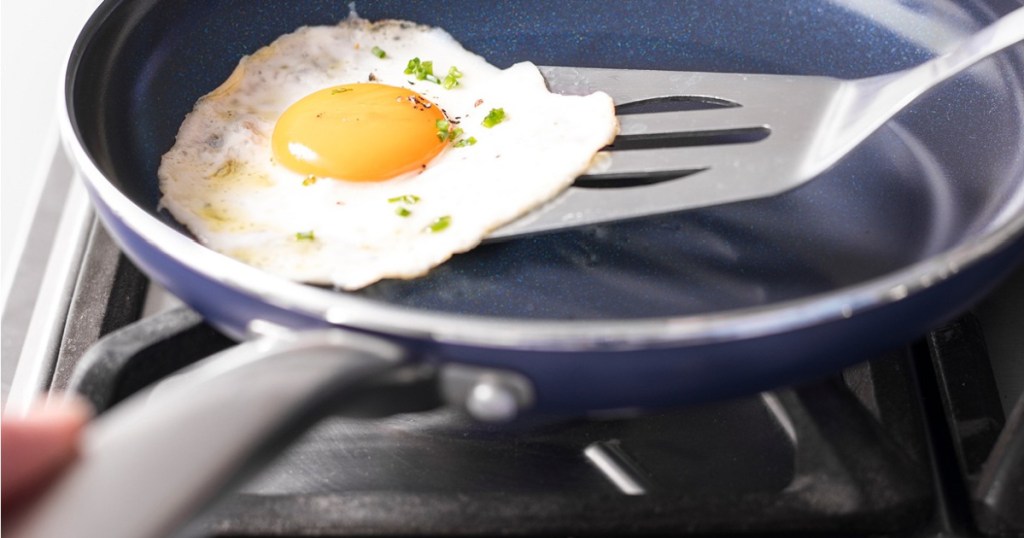 blue diamond frying pan w/ egg