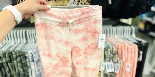 ** Old Navy Joggers & Sweatpants for the Family from $8.47 (Regularly $17) | Includes Plus Sizes