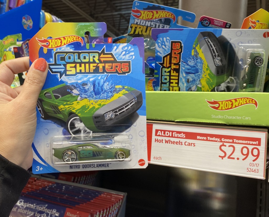 Hot wheels color changing car in package