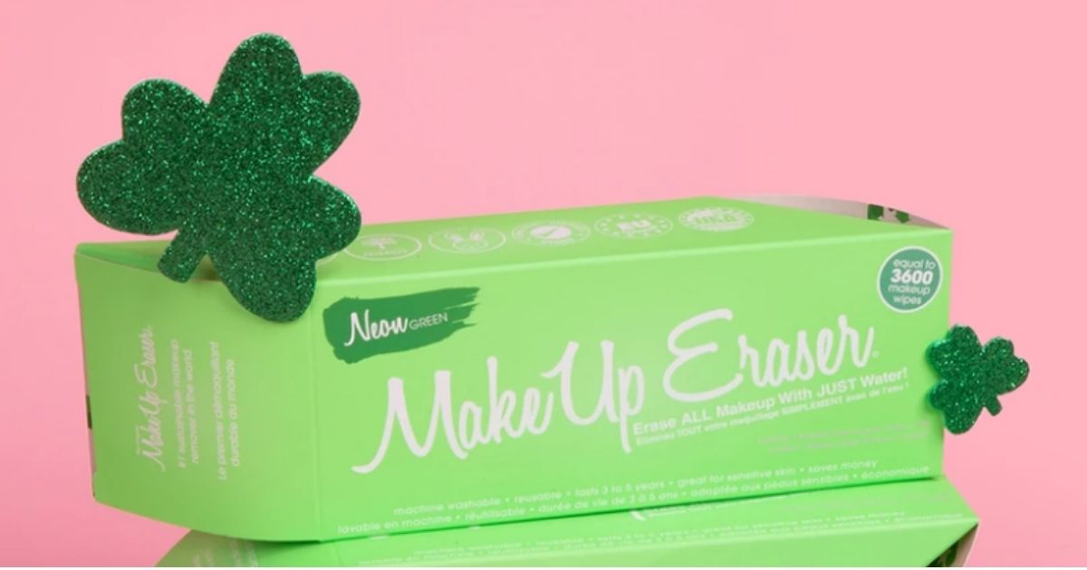 MakeUp Eraser: Chào mừng đến với giải pháp làm sạch trang điểm tiện lợi và an toàn - MakeUp Eraser. Với sản phẩm này, bạn sẽ không còn phải lo lắng về sự kích ứng da hay tốn nhiều thời gian để tẩy trang. Hãy xem ngay hình ảnh liên quan để đánh giá khả năng làm sạch tuyệt vời của sản phẩm.