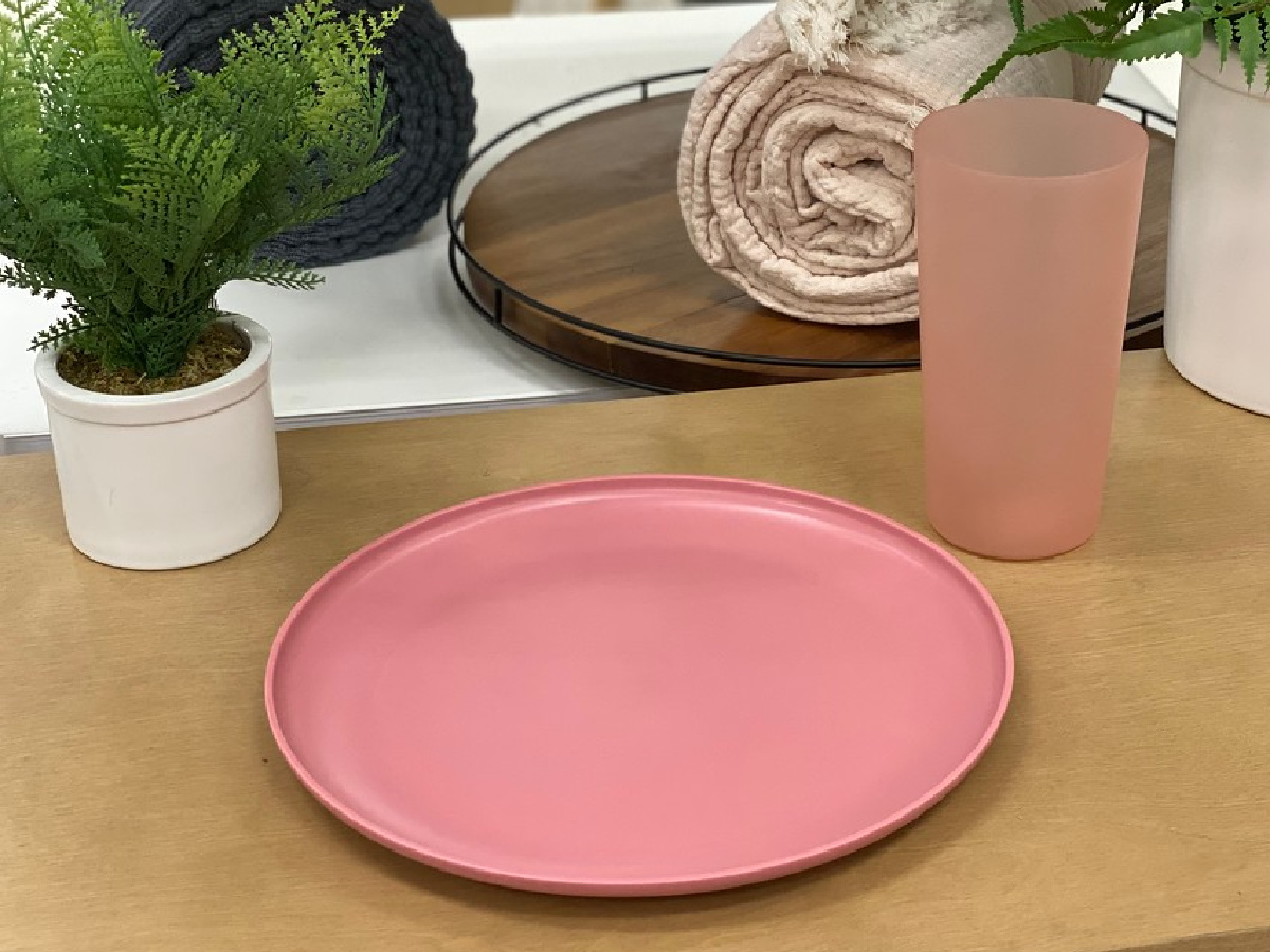 room essentials dinnerware set