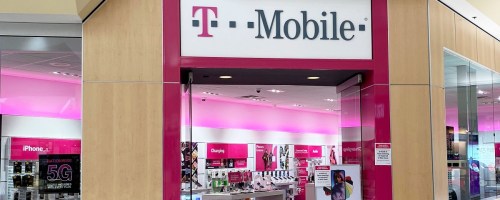 T-Mobile storefront in mall