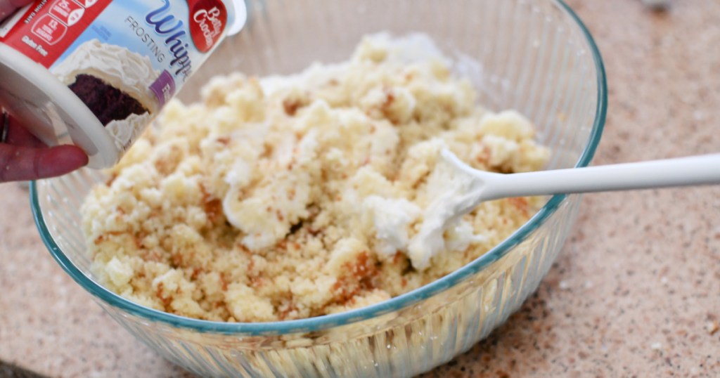 adding frosting to crumbles