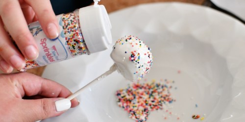 Make Cake Pops From Leftover Holiday Sugar Cookies (No Baking Required)
