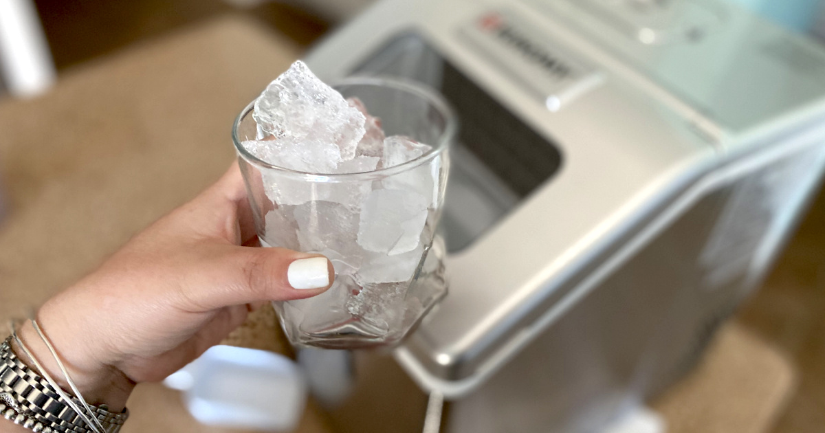 This Countertop Ice Maker Makes 40 Pounds of Ice Cubes A Day!