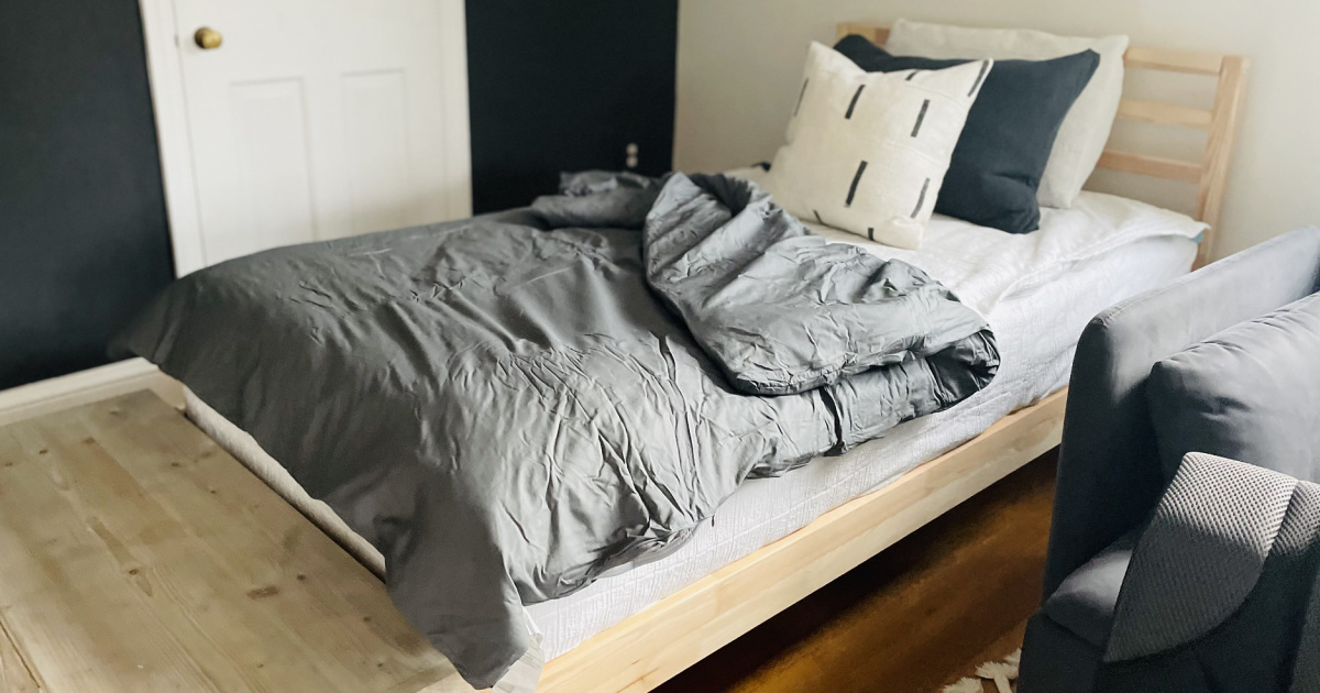 Weighted Blanket w/ Washable Cover Just $29 Shipped on Amazon | Soothes