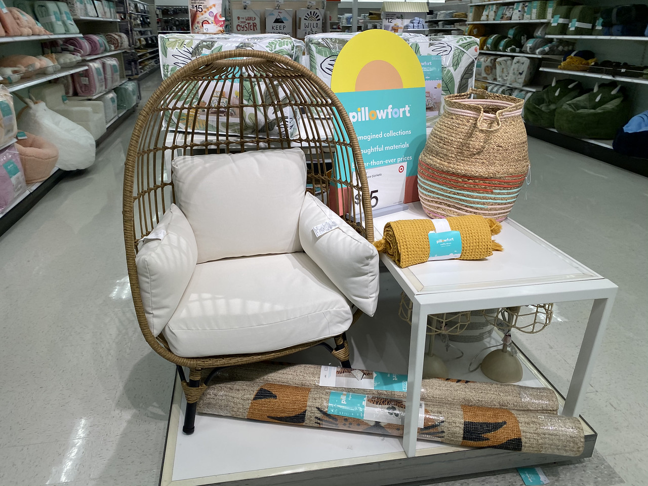 egg chair pillowfort