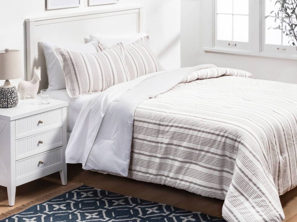 Up to 50 Off Bedding on Comforter Sets, Weighted Blankets, & More! • Hip2Save