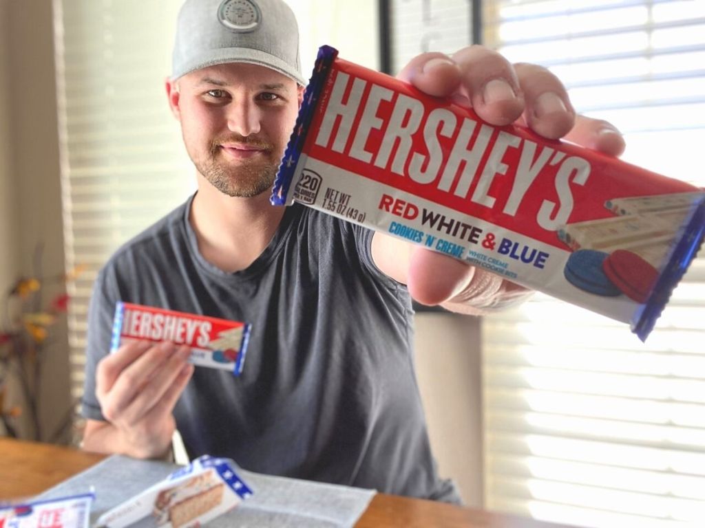 Hershey's Cookies & Creme bar Red White and Blue (1)