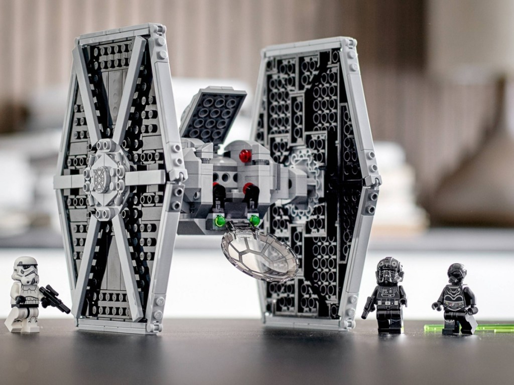LEGO Star Wars building kit and figures on table