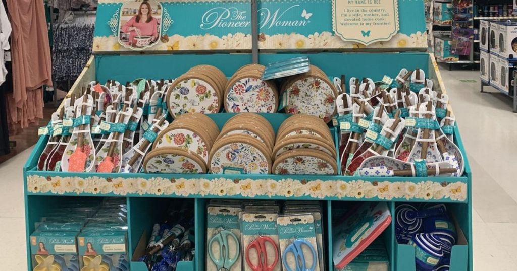 The Pioneer Woman Kitchen Gifts on display in store