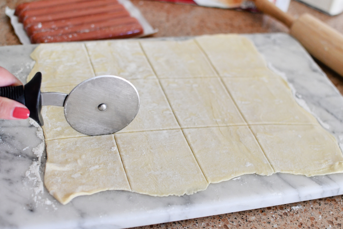 cutting puff pastry dough