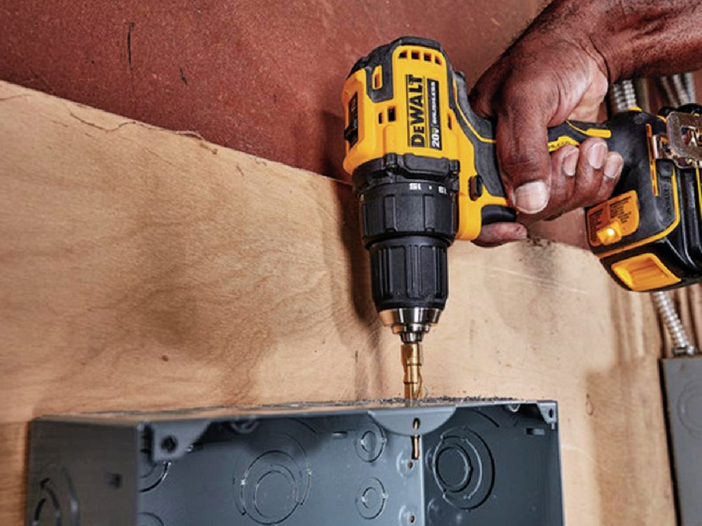 DEWALT Atomic 20-Volt MAX Cordless Brushless Compact 1/2 in. Drill Driver Kit