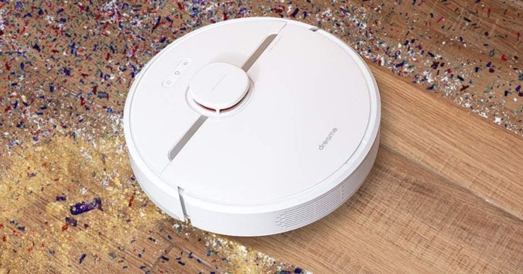 Dreame vacuum cleaning up crmbs