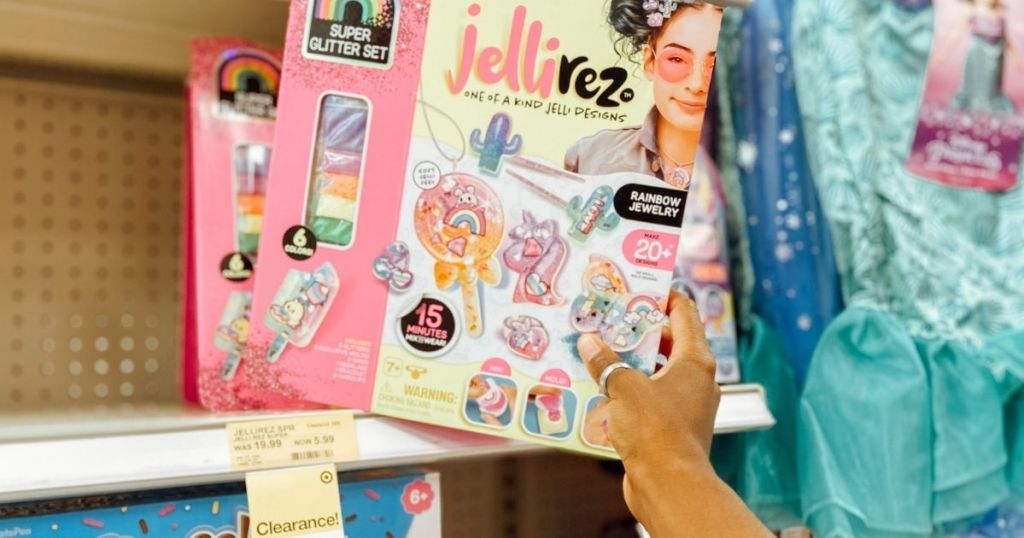 hand holding a Jellierez Set