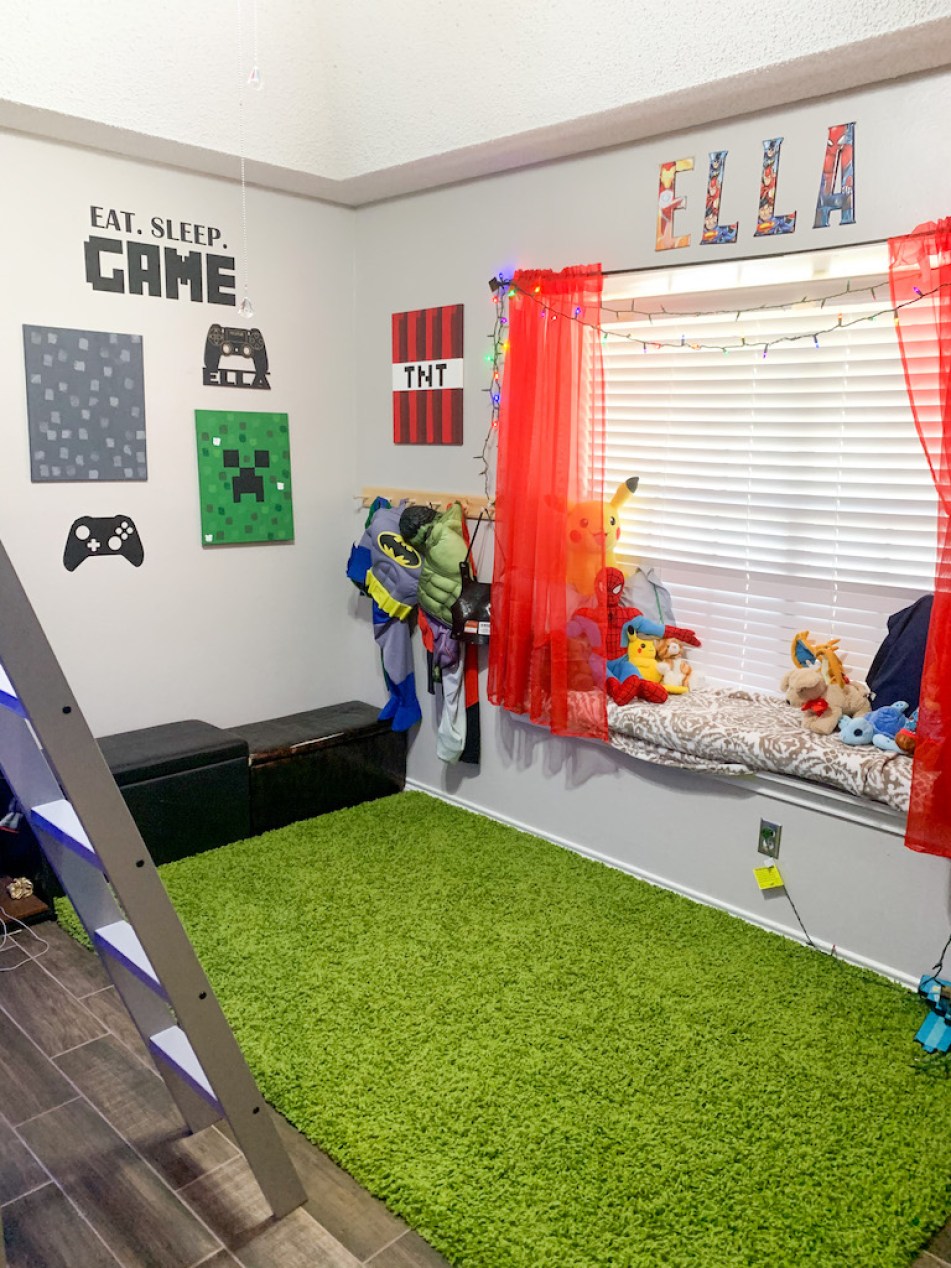 Minecraft themed bedroom 