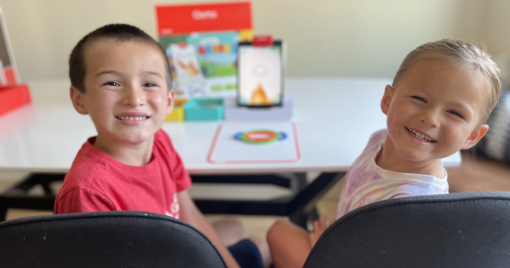 kids playing osmo learning