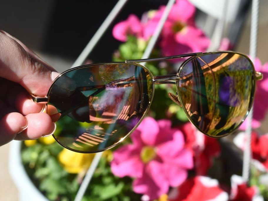 Team-Fave Vintage Sunglasses Just $6.79 on Amazon (Reg. $17)