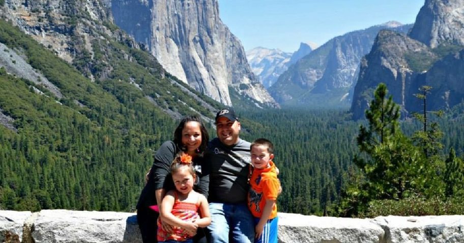 family at yosemite national park