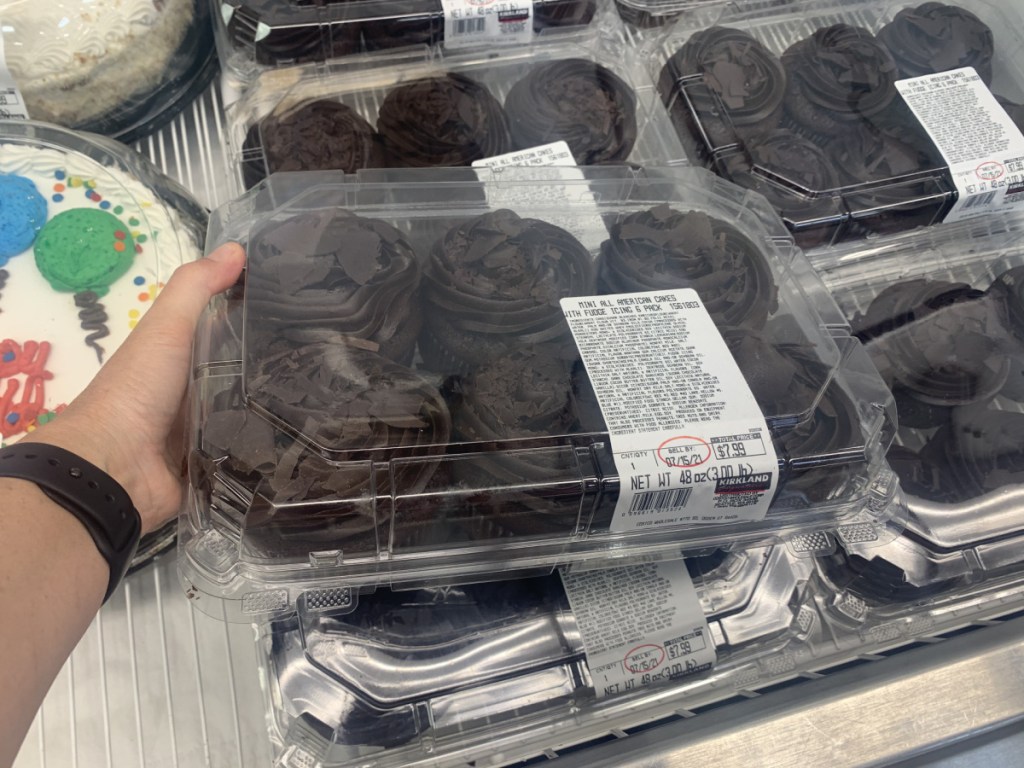 Key Lime Pie & Mini Chocolate Cakes w/ Fudge Icing Are Back at Costco