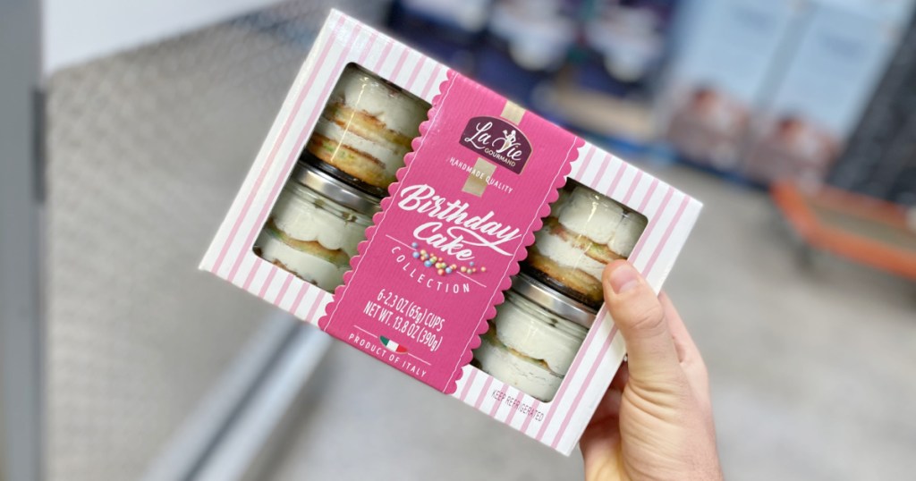 handmade cake cups in package in hand