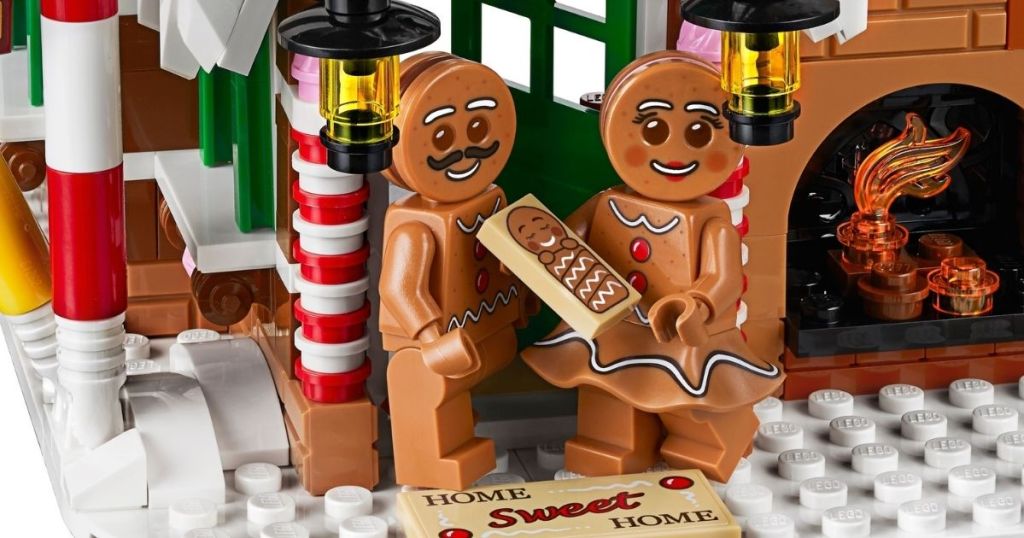 2021 lego gingerbread house