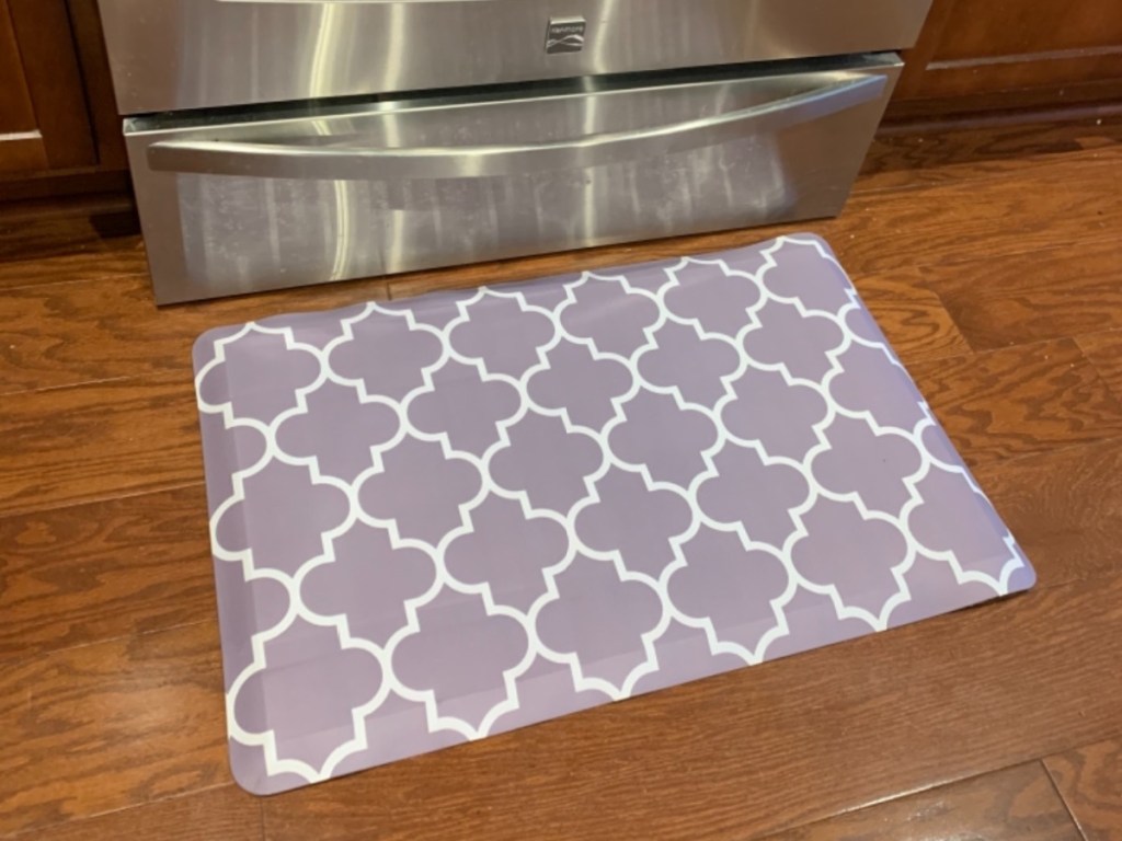 https://hip2save.com/wp-content/uploads/2021/07/WISELIFE-Cushioned-Kitchen-Mat-1.jpg?resize=1024%2C768&strip=all