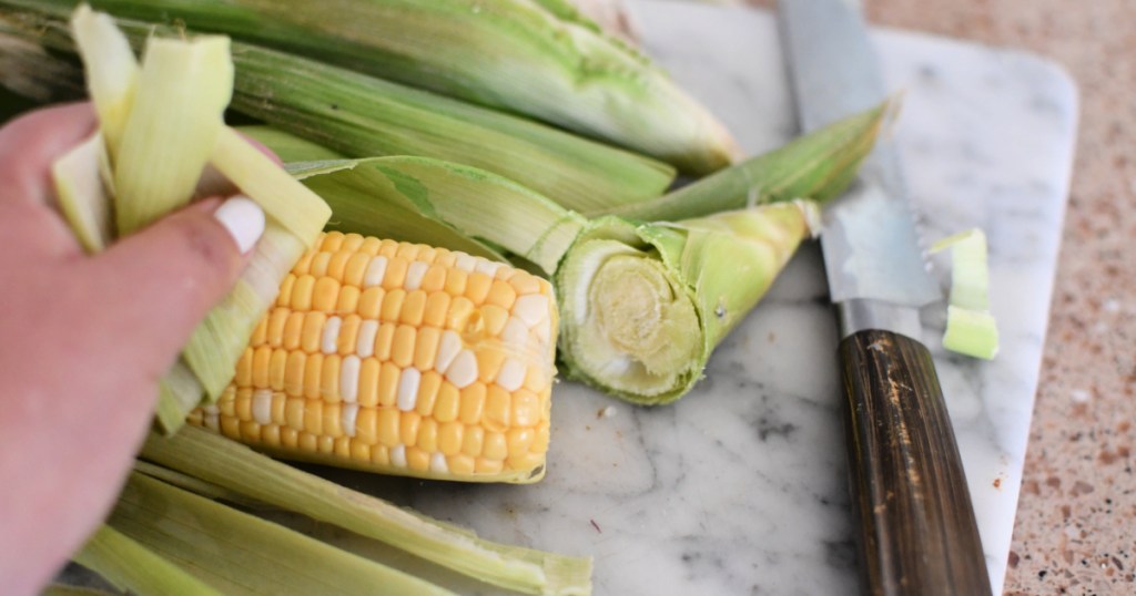 easiest way to clean and cut corn on the cob