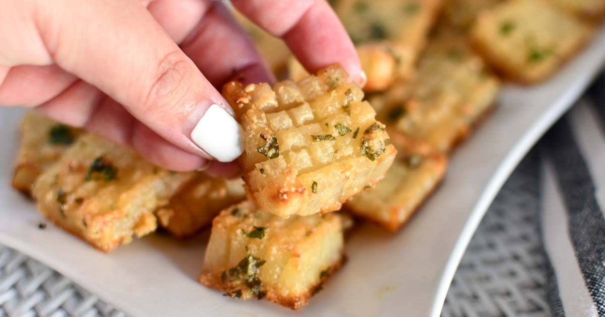 These Parmesan Crispy Roasted Potatoes Are Drool-Worthy | Hip2Save