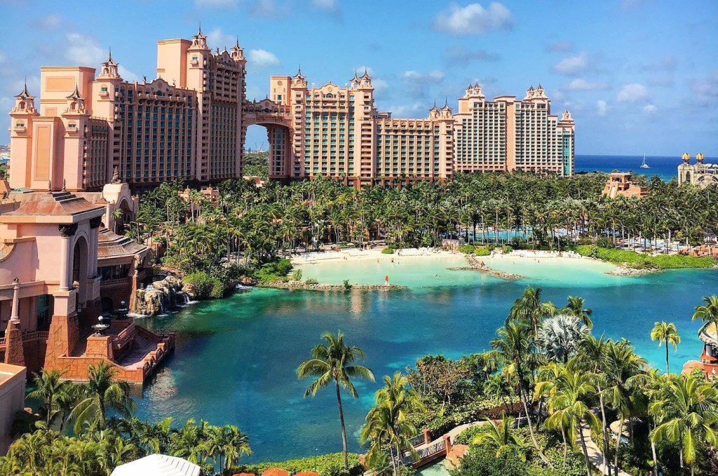 How to experience the best of Atlantis paradise island cheap