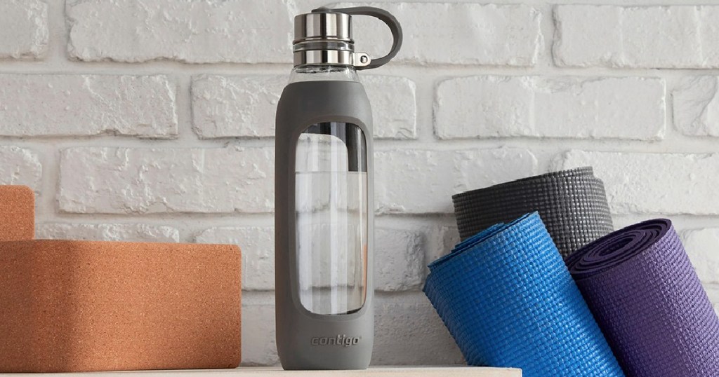 Contigo Purity 20oz Glass Water Bottl in Smoke with Silicone Tether